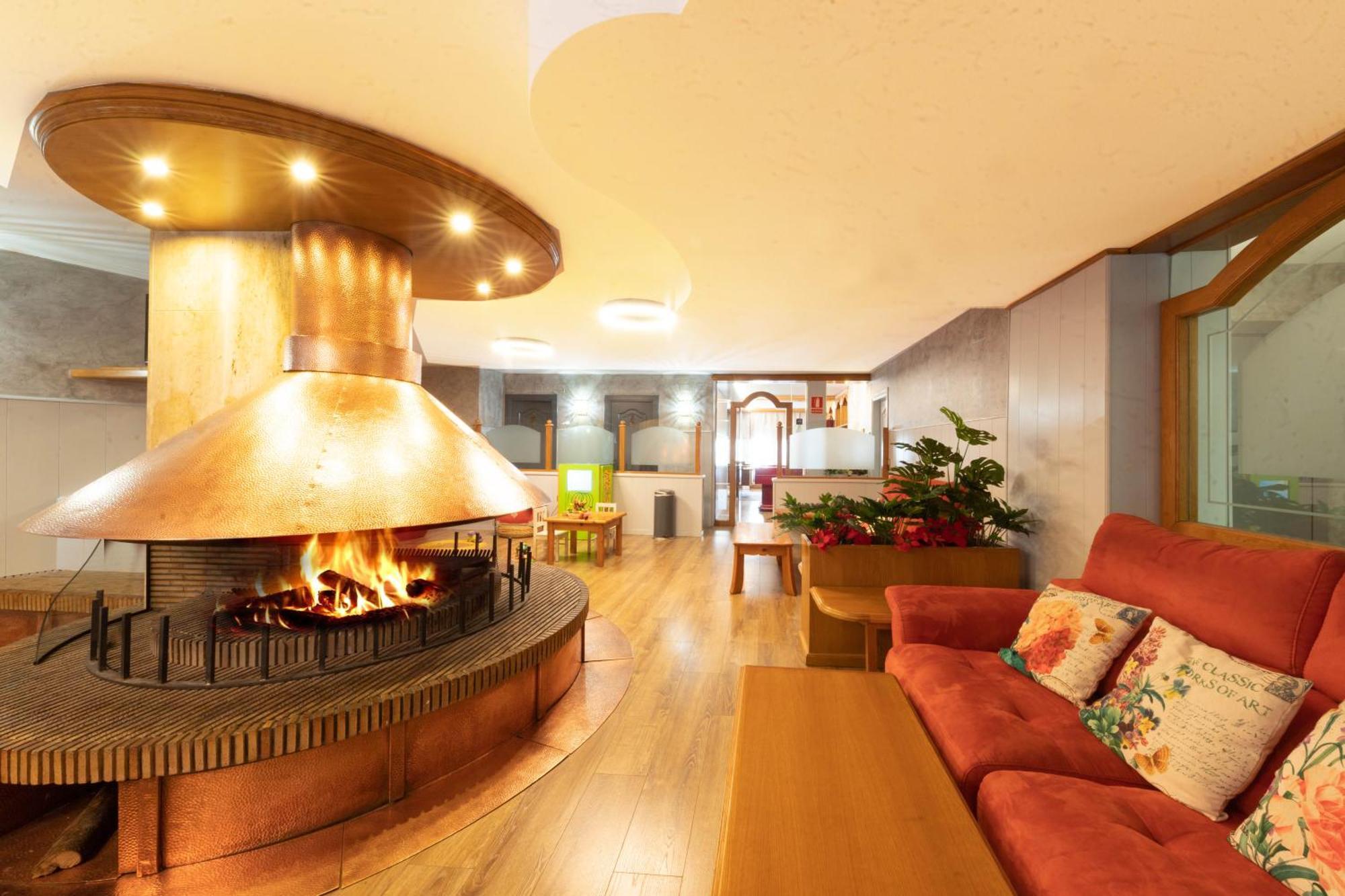 Hotel Guillem & Spa Encamp Bagian luar foto